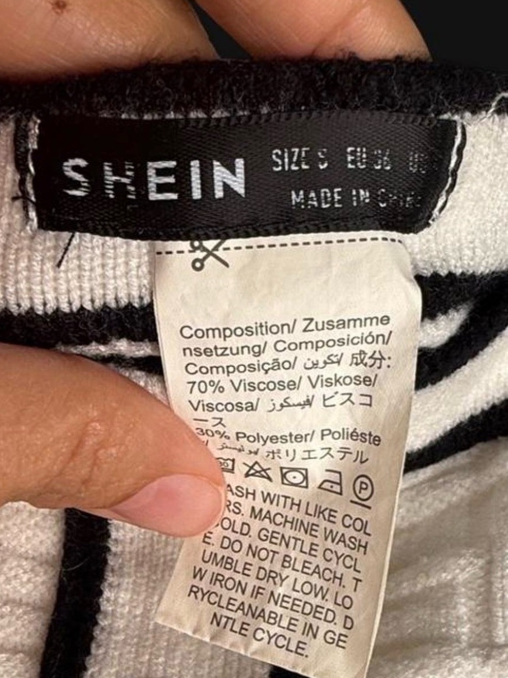 SHEIN Classic White Knit Button-Front Crop Top with Black Trim. Size Small. - Picture 4 of 4